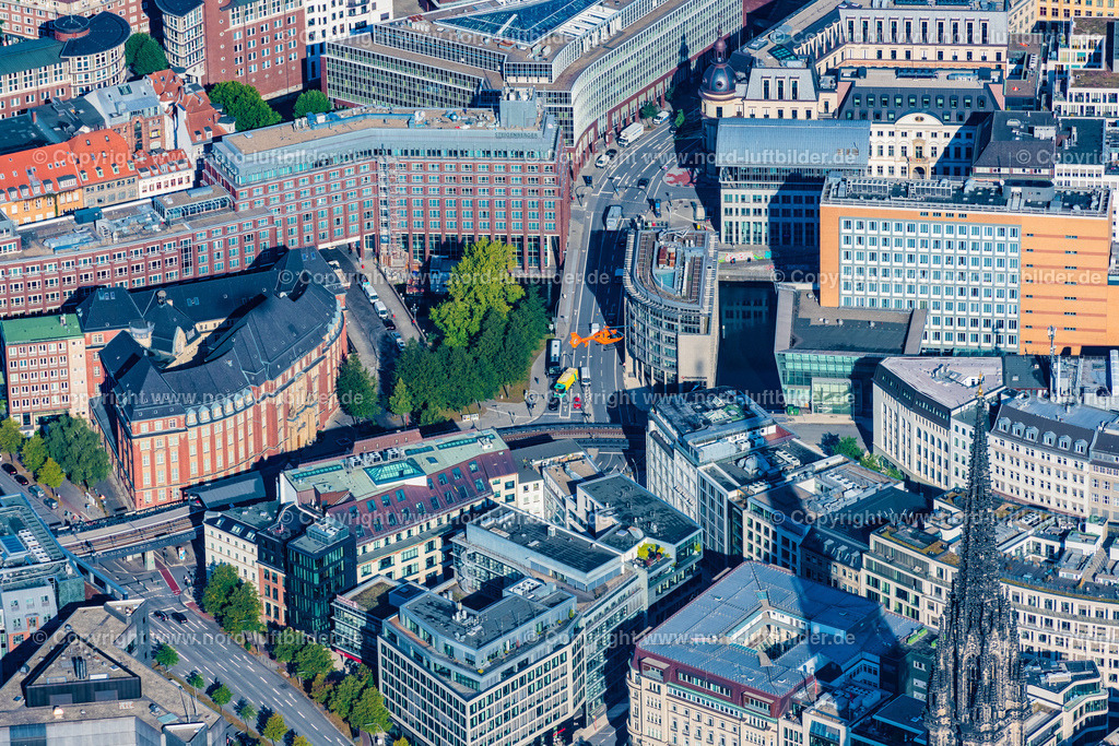 Hamburg_Helikopter_Luftrettung_Christoph_über_Hamburg_ELS_1976220922 | HAMBURG 22.09.2022 Helikopter - Rettungs Hubschrauber " Christoph 29 " im Fluge über dem Luftraum in Hamburg, Deutschland. // Helicopter in flight " Christoph 29 " over the air space in Hamburg, Germany. Foto: Martin Elsen