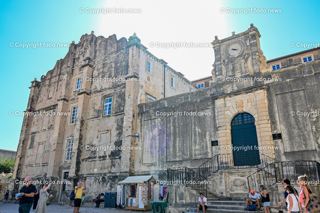 Kroatien_ Dubrovnik_ 11.10.2023-210 | 11.10.2023, Kroatien, HRV, Dubrovnik im Bild Gastronomie, Tourismus, Touristen, Sehenswuerdigkeiten, Stadtansichten



eine Stadt im suedlichen Kroatien an der Adriakueste in der Gespannschaft Dubrovnik-Nereveta. Die Altstadt wurde im Jahr 1979 von der UNESCO in die Liste des Weltkulturerbes aufgenommen.