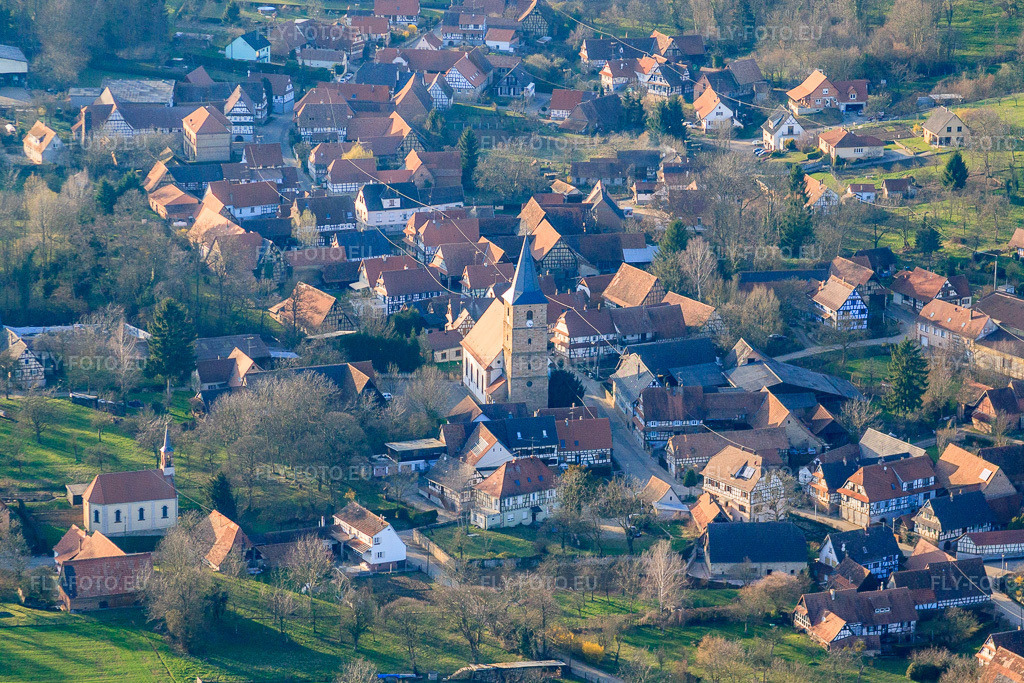 Vue aérienne: Vue de la ville depuis le sud à Drachenbronn-Birlenbach dans le département Bas Rhin, France – .Photo: IMG_38768.jpg prise le 20/03/2011 par Werner Riehm/FLY-FOTO.eu – Résolution de l'original: 4526 x 3017 px