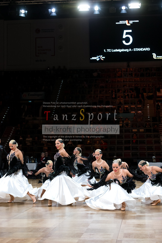 20241109_DM-Formationen_Vorrunde_2535 | Tanzsportbilder, Standardtanz, Lateintanz, WDSF, DTV, LTVB, dancecomp, goc, hessen tanzt, blaues band der spree, walzer, tango, wiener walzer, slowfox, quickstepp, samba, rumba, cha-cha-cha, paso doble. jive, hd-kroft photography, turniertanzsport