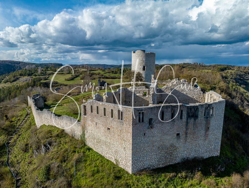 Burgruine Kallmünz im Frühling | simonsuess - Realisiert mit Pictrs.com