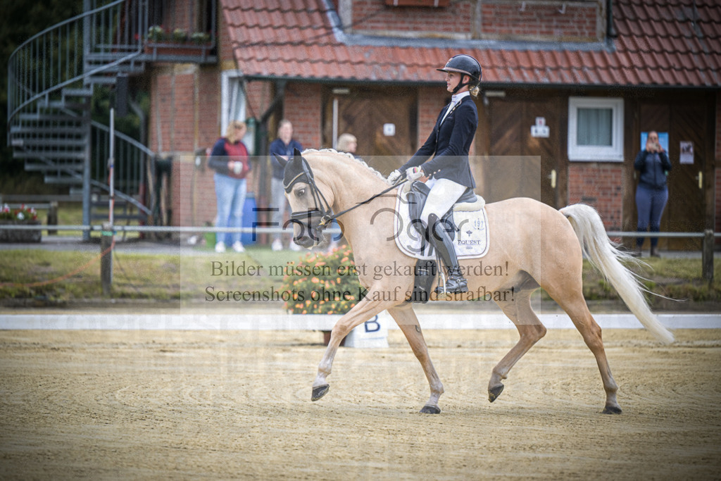 DOS_5191 | Entdecke hochwertige Reitturnierfotos von Foto Oger. Professionell, emotional und authentisch – jetzt Lieblingsmomente im Shop bestellen.Deutschlandweite Turnierfotografie. - Realisiert mit Pictrs.com