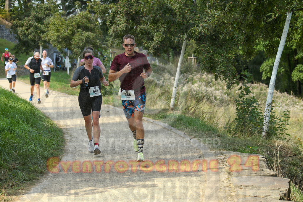 250824_1438_EX1_6972 | Sportfotografie im Rhein-Sieg Kreis, Köln, Bonn, NRW, Rheinland Pfalz, Hessen, etc. Unser Tätigkeitsfeld umfasst den Laufsport vom Volkslauf über den Marathon, Duathlon, Triathon bis zum Ultralauf wie Kölnpfad Ultra oder Schindertrail.