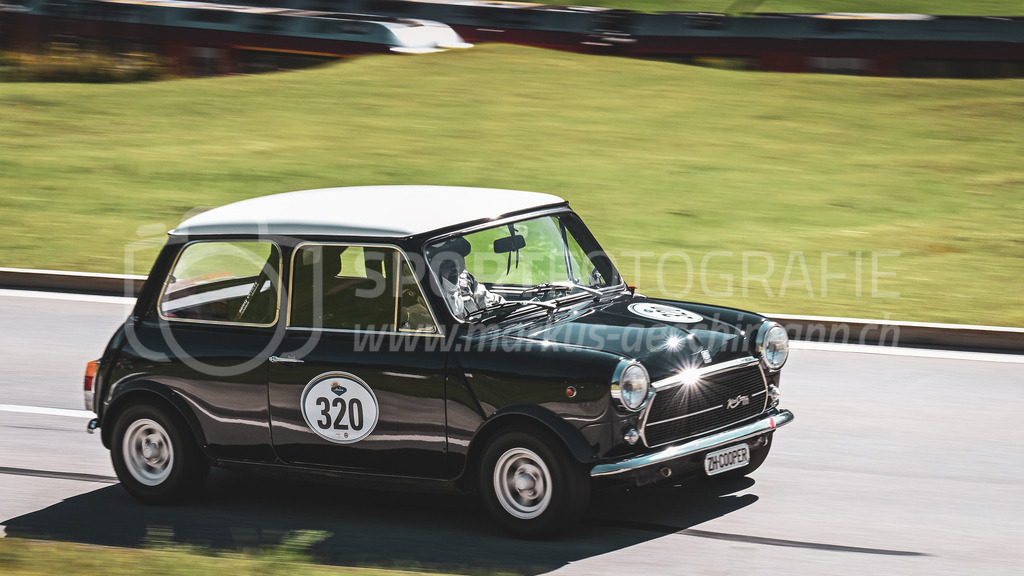 19. Arosa ClassicCar 2023 - 2. September 2023 | 19. Arosa ClassicCar 2023
Arosa, Schweiz
Tschudin Hansjörg aus Zürich mit der Startnummer 320 in einem Innocenti Mini Cooper, Jahrgang 1974, in der Klasse Sport Trophy.
@arosaclassiccar, @arosa.official, #arosaclassiccar, #arosa, #76curves, #classiccar
Bild: Sportfotografie Markus Aeschimann | www.markus-aeschimann.ch - Realisiert mit Pictrs.com