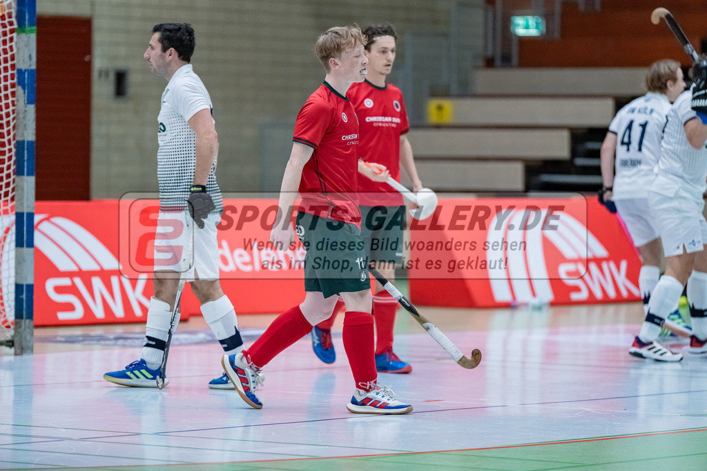 HK_20231216_107429 | 1. Bundesliga Herren  Crefelder HTC - Blau Weiß Köln am 16.12.2023 Sporthalle Glockenspitz, Krefeld , Lenjo Tappert ( Crefelder HTC #11 )