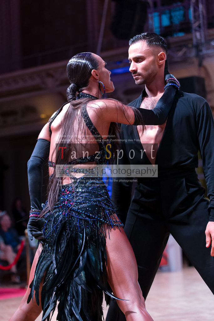 20240706_WDSF_WO_Latin_11491 | Tanzsportbilder, Standardtanz, Lateintanz, WDSF, DTV, LTVB, dancecomp, goc, hessen tanzt, blaues band der spree, walzer, tango, wiener walzer, slowfox, quickstepp, samba, rumba, cha-cha-cha, paso doble. jive, hd-kroft photography, turniertanzsport