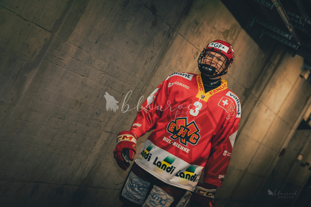 U18_EHCB vs EHCK_wb20260308-1040 | Sportbilder, Sportfotograf, Hochzeits- und Eventfotografin, Flugshows, Portraits und Tiershooting, Aviation, Downhill, Nationalleague, Swissleague, International