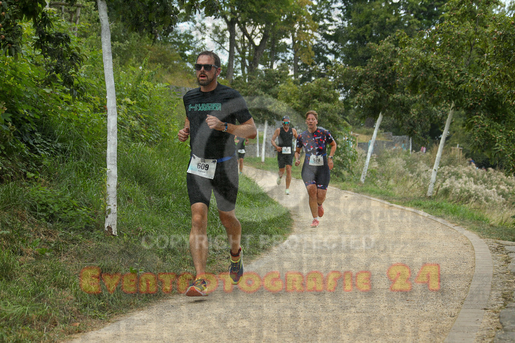 250824_1422_EX1_5996 | Sportfotografie im Rhein-Sieg Kreis, Köln, Bonn, NRW, Rheinland Pfalz, Hessen, etc. Unser Tätigkeitsfeld umfasst den Laufsport vom Volkslauf über den Marathon, Duathlon, Triathon bis zum Ultralauf wie Kölnpfad Ultra oder Schindertrail.