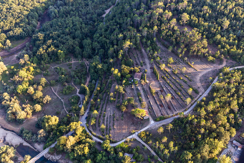 Aerial view: View of the town in Callian in the state Var, France.Photo: IMG_129497.jpg taken on 09/18/2021 by Werner Riehm/FLY-FOTO.comResolution of the original: 5228 x 3485 px