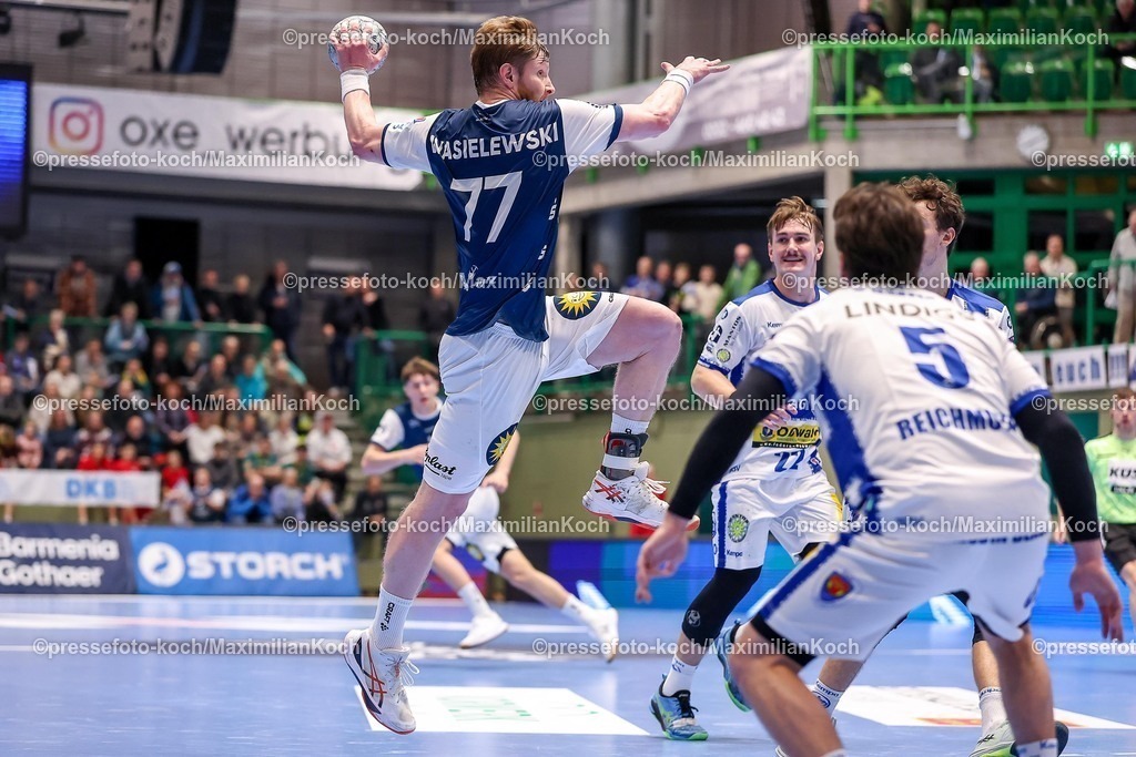 BHC11122501091 | 11.12.2025, Handball, HBL, Bergischer HC - ThSV Eisenach, Unihalle Wuppertal: Johannes Wasielewski (BHC #77) 