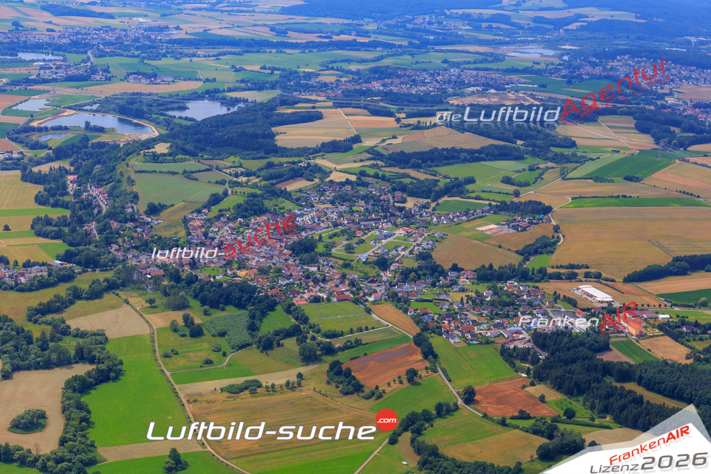 Die Luftaufnahme der Stadt Marktgraitz wurde vom UL-Flugzeug heraus erstellt ( keine Drohne )- hohe Auflösung für beste Qualität