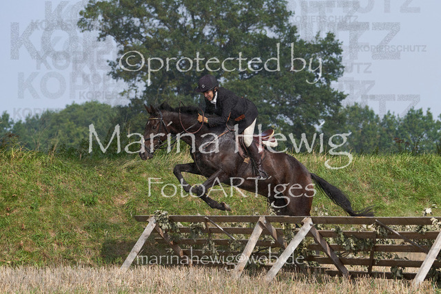 09-23 Jagd Perdöl_MCH9971_Marina Hewig | Fotografie, FotoArt, PferdesportArt, Pferdesportfotografie, Landschaftsfotografie, Reisefotografie, Reise, Pferde - Realisiert mit Pictrs.com