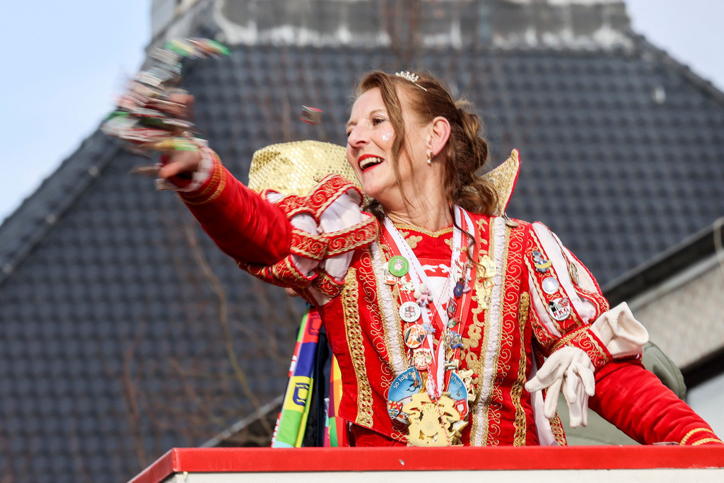 top-top.de 240212-045 | Foto, Video, Fotografie, Videografie, Fotobox, DJ, Discjockey, Musik, Musikbox, Veranstaltung, Photobooth, Amazon, Ebay, Buchtipp, Bestseller, Autor, Verlag, Buch, Wesel, Hamminkeln, NRW, Dinslaken, Rees, Drohne, Hochzeit, Party, Fotobox, Wesel, Fotograf