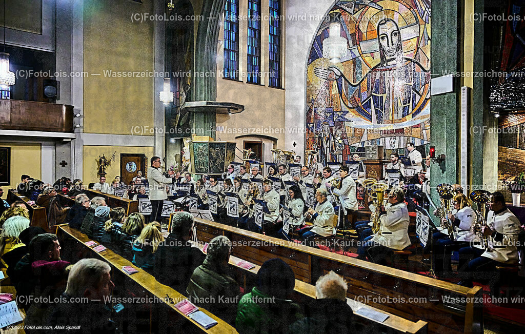 ALP4594_Wieselburger Brauereikapelle_Konzert | (C)FotoLois.com, Alois Spandl, WEIHNACHTSKONZERT der Betriebsmusikkapelle der Brauerei Wieselburg in der Pfarrkirche, durch´s Programm führte Pfarrer Daniel Kostrzycki, anschließende Verköstigung durch die Landjugend Wieselburg, Fr 8. Dez. 2023.