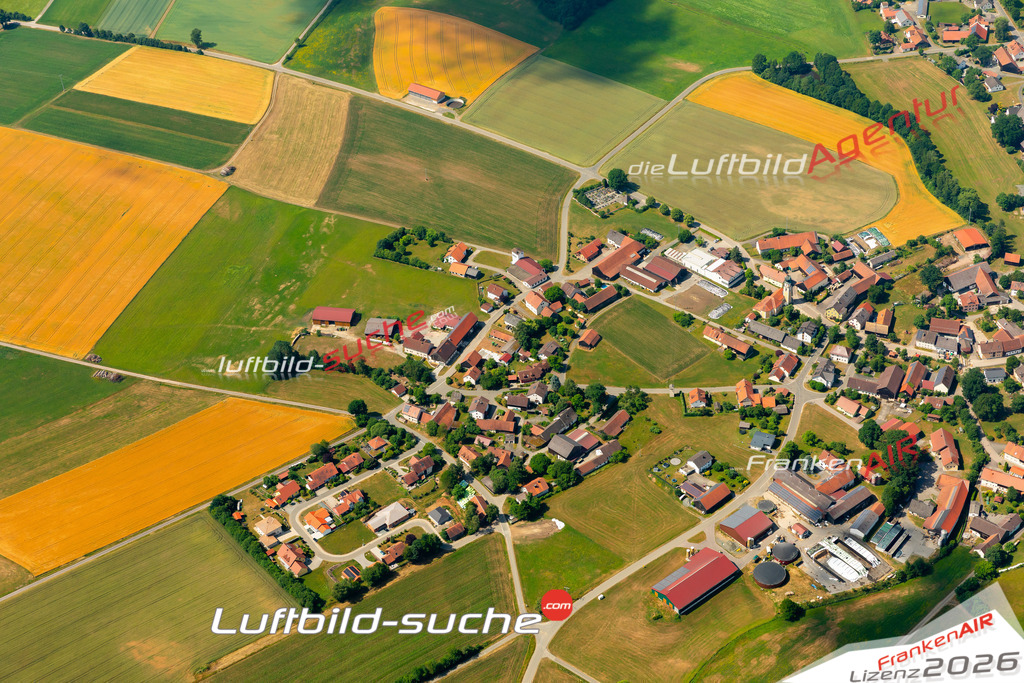 Das Luftbild zeigt : Muschenried Winklarn - Die Luftaufnahme wurde 2023 vom UL-Flugzeug aus erstellt ( keine Drohne ) - Hochauflösende Luftaufnahme - Für grossformatige Ausdrucke geeignet. Die Geschenkidee !Mit Lizenz und Bildrechte bestellbar