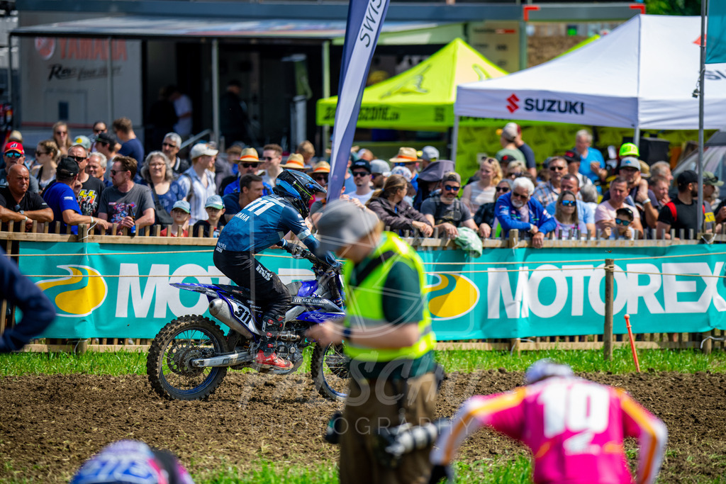 MX 2 (265) | Paeschuphoto Shop - Wer nicht sucht der auch nicht findet.Ob Motocrossbilder oder von einem besuchtem Spiel, Hauptsache Action. - Realisiert mit Pictrs.com