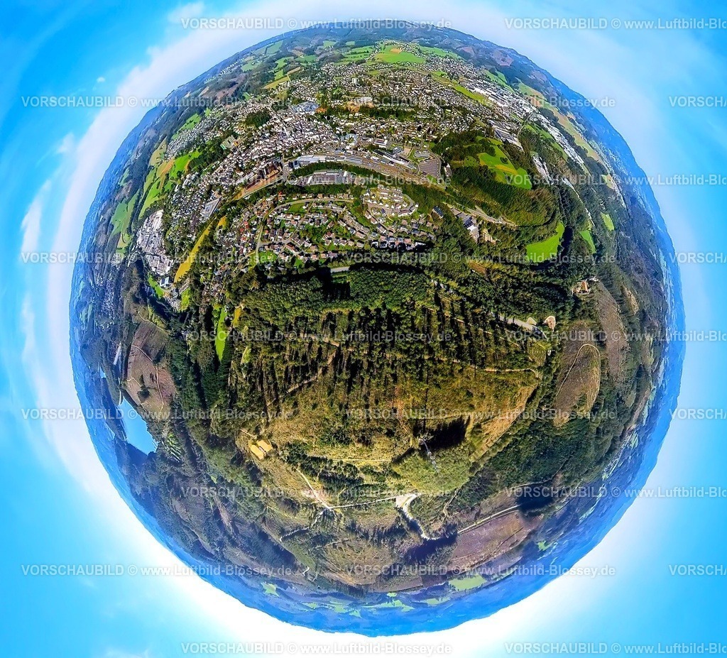 Attendorn230990307Stadtwald | Luftbild, Ortsansicht mit Stadtwald, Waldschäden, Erdkugel, Fisheye Aufnahme, Fischaugen Aufnahme, 360 Grad Aufnahme, tiny world, Attendorn, Sauerland, Nordrhein-Westfalen, Deutschland