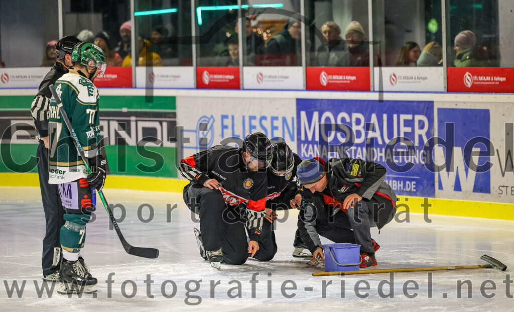 2026-01-06_082_TSV_Erding_gegen_EV_Lindau_Islanders | Erding, Deutschland, 06.01.2026:Eishockey, Oberliga Süd 2025 / 2026, 35. Spieltag, TSV Erding gegen EV Lindau Islanders, Endergebnis: 2:5Philipp Michl (Erding Gladiators, #77)Foto: Christian Riedel / fotografie-riedel.net