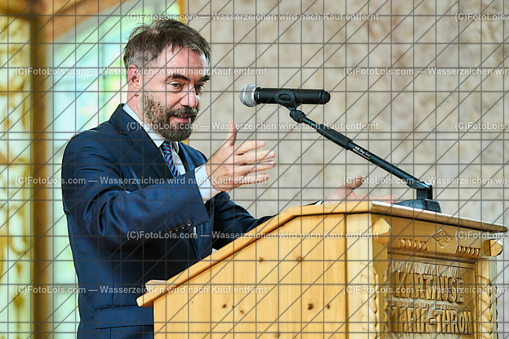 ALP0210_XXXIX_Chopin-Festival_Eroeffnung_Styczek | (C)FotoLois.com, Alois Spandl, XXXIX. internationales CHOPIN-Festival in der Kartause Gaming, Eröffnung des Festivals mit Einmarsch der Goldhaubengruppe Lackenhof mit der Musikkapelle Gaming sowie den Ehrengästen und Eröffnungsansprachen in der Barockbibliothek, Fr 4. August 2023.