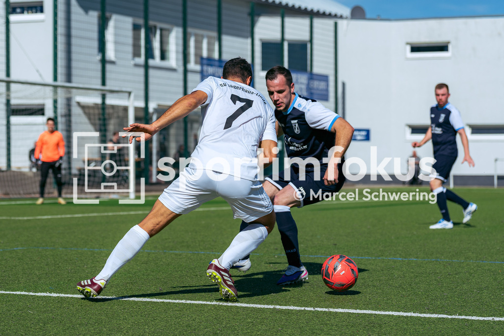 SV Jägerhaus-Linde – TSV Beyenburg | Leon Elbl (7, SV Jägerhaus-Linde) im Dribbling. Kreisliga A: SV Jägerhaus-Linde gegen TSV Beyenburg, Wuppertal, 27.09.2026. Endstand: 1:2 (0:1). sportimfokus / Marcel Schwering - Realisiert mit Pictrs.com