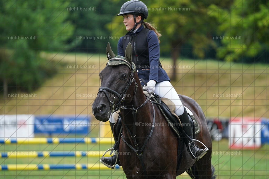 20230701-FAH00370 | Reitturnier Grafing, 2023, Grafing-Aiterndorf, Spribgturnier, Dressurturnier, Bilder, Qualifikation Nürnberger Burgpokal, Fotoagentur Herrmann, Turnierfotografen Bayern, Turnierbilder Bayern, Reitrsportfoto