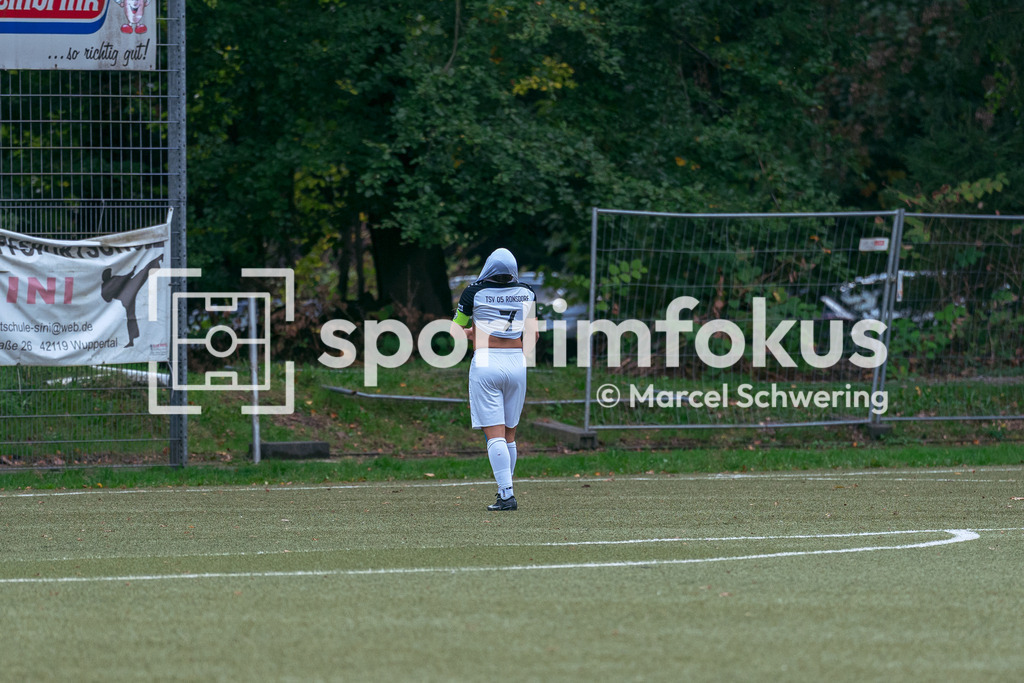 TSV 05 Ronsdorf – SSV Bergisch Born II | Nico Fuchs (7, TSV 05 Ronsdorf) vergibt eine Chance. Bezirksliga Niederrhein, Gruppe 2: TSV 05 Ronsdorf gegen SSV Bergisch Born II, Wuppertal, 11.10.2026. Endstand: 3:1. sportimfokus / Marcel Schwering - Realisiert mit Pictrs.com