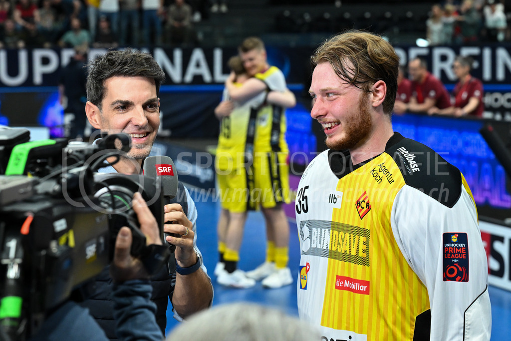 Zug United - HC Rychenberg - 25. April 2026 | Eric Kunz (#35 HC Rychenberg Winterthur) beim SRF-Interview am L-UPL Superfinal-Spiel zwischen Zug United und HC Rychenberg am 25. April 2026 in der BCF Arena, Fribourg, Schweiz.Bild: Sportfotografie Markus Aeschimann | www.markus-aeschimann.ch - Realisiert mit Pictrs.com