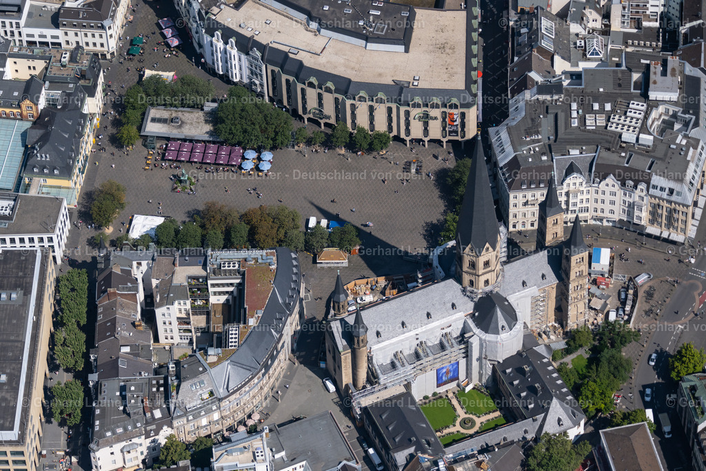 4048397 | Bonner Münster mit Münster Platz