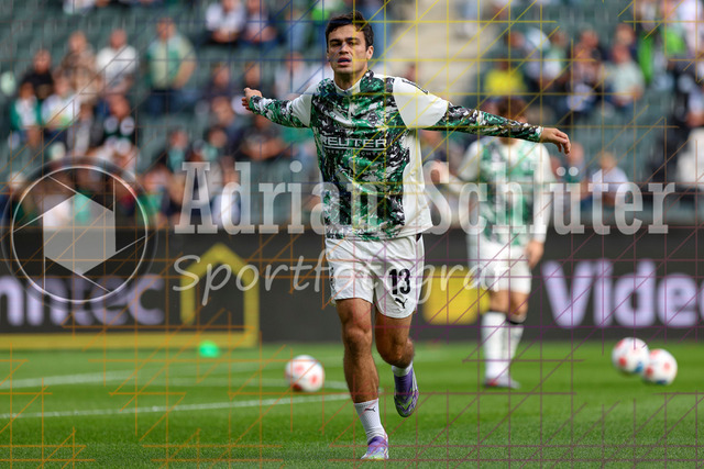 Borussia Mönchengladbach vs SV Werder Bremen - Bundesliga  | Mönchengladbach, Deutschland, 14.09.25:   Giovanni Alejandro Reyna (Borussia Mönchengladbach) schaut waehrend des Spiels der Bundesliga zwischen Borussia Mönchengladbach vs SV Werder Bremen im Stadion im Borussia Park(Foto von Brauer-Fotoagentur / Adrian Schlueter)