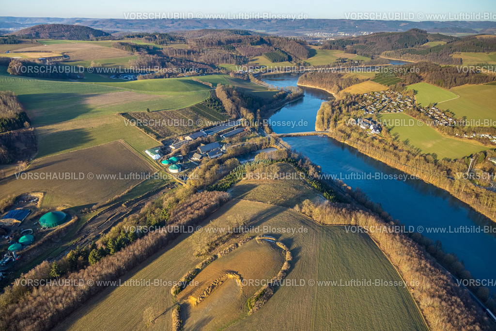 Meschede260105138 | Luftbild, Biogasanlage und Ferienhof Kotthoff, Mielinghausen, Hennesee Hennetalsprerre Südufer und Straße, Enkhausen, Meschede, Sauerland, Nordrhein-Westfalen, Deutschland
