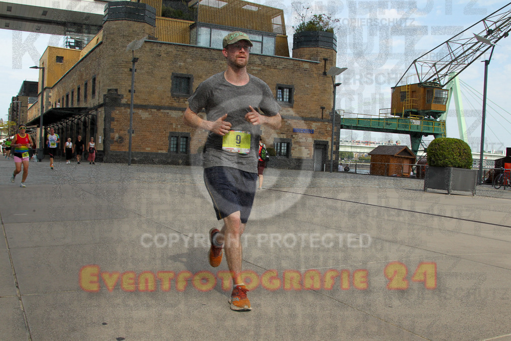 250920_1328_EV4_5711 | Sportfotografie im Rhein-Sieg Kreis, Köln, Bonn, NRW, Rheinland Pfalz, Hessen, etc. Unser Tätigkeitsfeld umfasst den Laufsport vom Volkslauf über den Marathon, Duathlon, Triathon bis zum Ultralauf wie Kölnpfad Ultra oder Schindertrail.