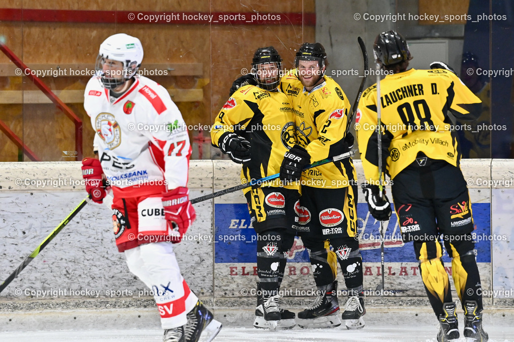 EC Spittal Hornets vs. ESV Ferlach 16.12.2023 | Jubel EC Spittal Hornets Mannschaft, #9 Essmann Kevin, #2 Karitnig Gert, #88 Zauchner Daniel