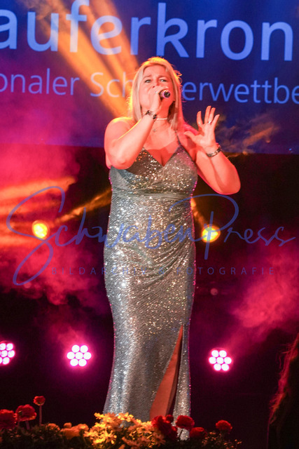 060424Ho1615 | Arlene Hell -Stauferkrone 2024
Der internationale Schlagerwettbewerb Stauferkrone wird 2024 bereits zum fuenften Mal von Maitis Media ausgerichetet. 
Deutschland, Donzodrf, Stadthalle, 06.04.2024


