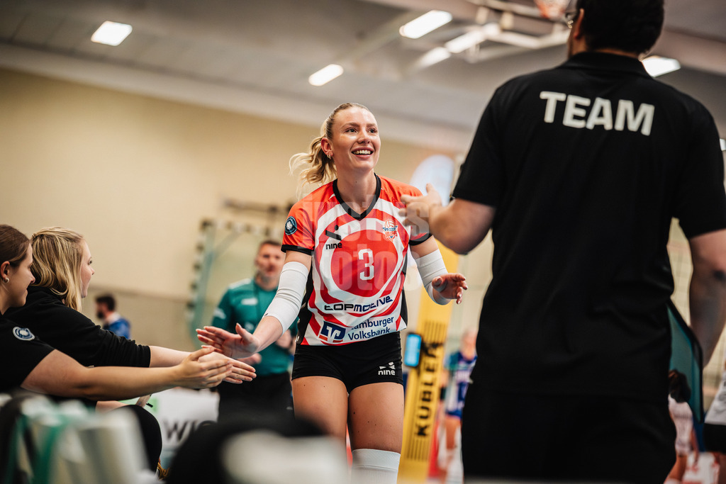 Volleyball | Frauen | Saison 2025/2026 | Volleyball Bundesliga | ETV Hamburger Volksbank Volleys vs. Binder Blaubären TSV Flacht | 06.12.2025 | Lina Köster (#3, ETV Hamburger Volksbank Volleys)