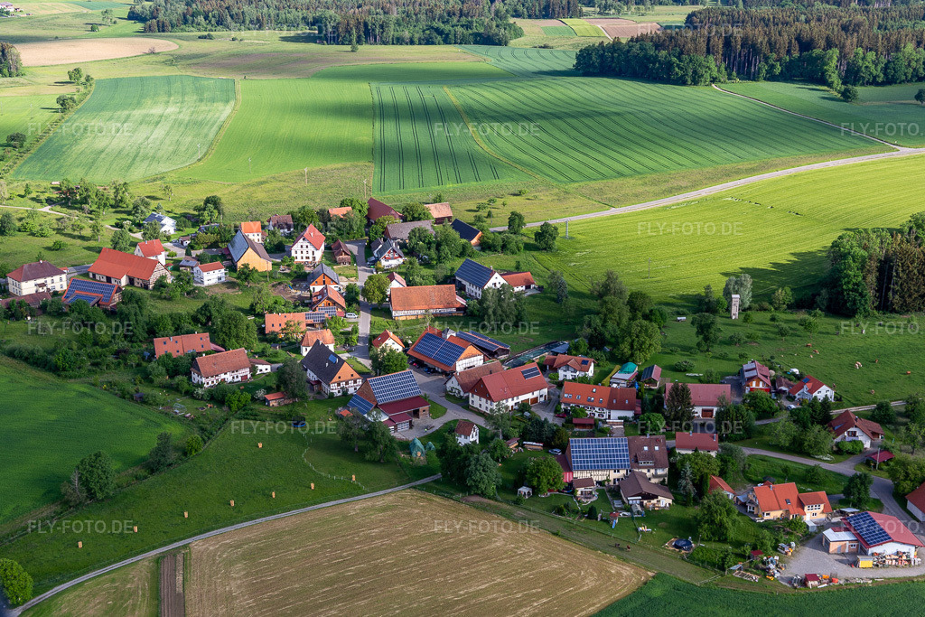 Luftbild: Herdwangen im Ortsteil Herdwangen in Herdwangen-Schönach im Bundesland Baden-Württemberg in Deutschland. Foto: IMG_132063.jpg vom 26.05.2022 durch Werner Riehm/FLY-FOTO.deGemeinde Herdwangen-Schönach