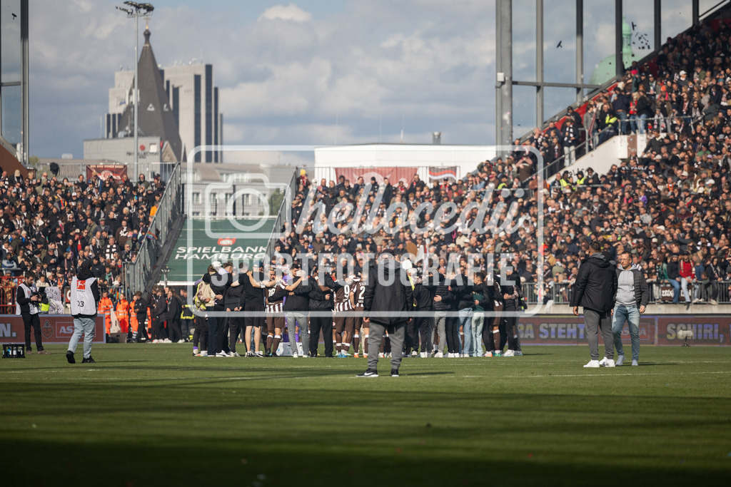 Fußball I Männer I Saison 2025-2026 I Bundesliga I FC St. Pauli - VfL Wolfsburg I 12958 | realhellocedii - Realisiert mit Pictrs.com