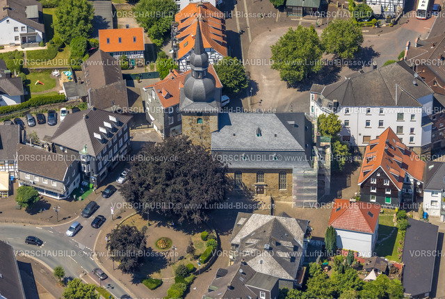 Sprockhoevel230708624 | Luftbild, Evang. Zwiebelturmkirche, Baustelle mit Sanierung, Niedersprockhövel, Sprockhövel, Ruhrgebiet, Nordrhein-Westfalen, Deutschland