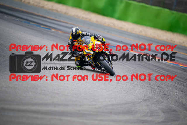 MaZZes_FotoMatrix_220925_0555 | PRO SUPERSTOCK