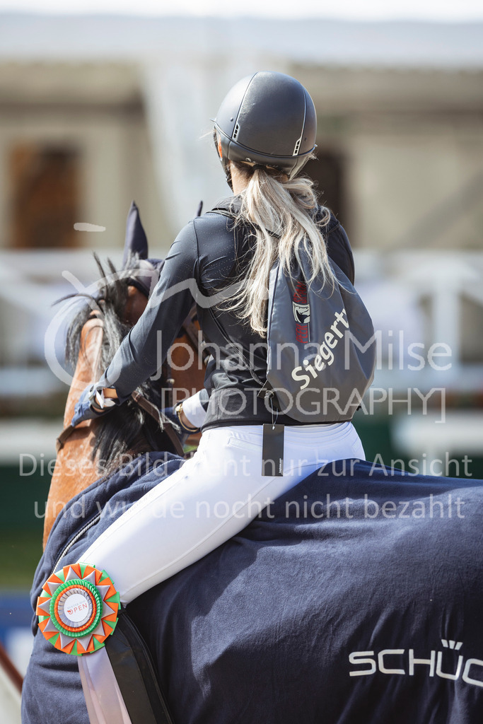 240714_BHO_M2-Spr-1-202 | Deine schönsten Turniermomente als professionelle Fotos! Entdecke hochwertige Pferdesport-Fotografie im Online-Shop. Jetzt Fotos finden & bestellen!