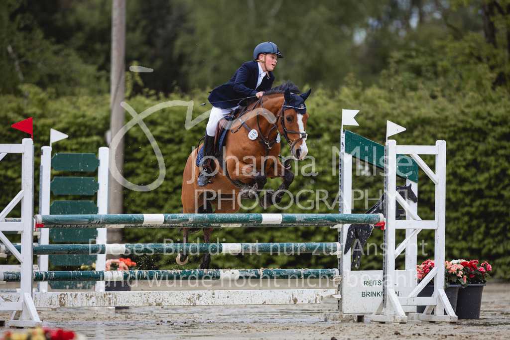 240426_Olfen-Vinnum_PonyTrophy-346 | Deine schönsten Turniermomente als professionelle Fotos! Entdecke hochwertige Pferdesport-Fotografie im Online-Shop. Jetzt Fotos finden & bestellen!