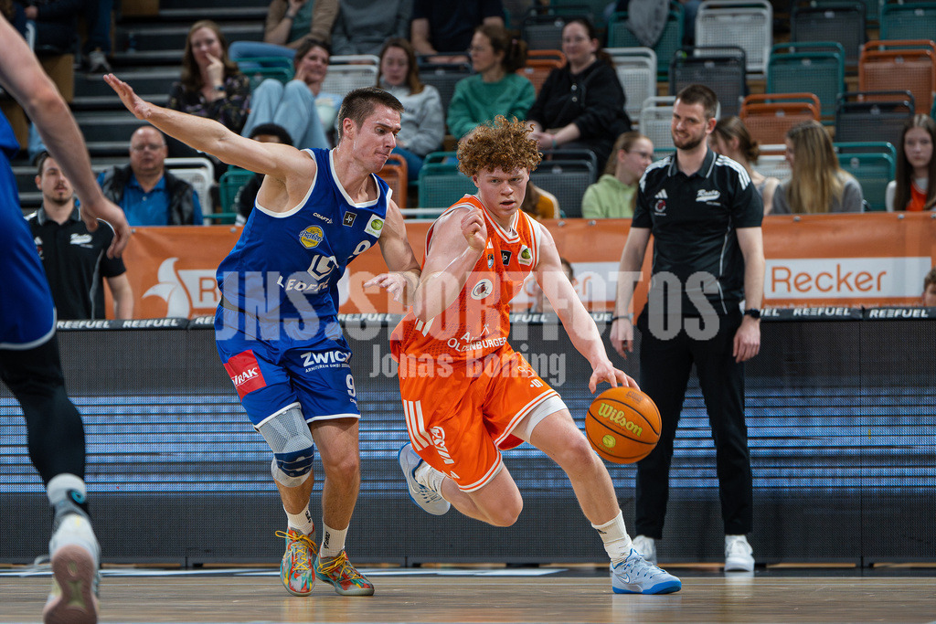 Basketball I Herren I Saison 2025-2026 I 2. Bundesliga ProB Nord I 23. Spieltag I RASTA Vechta II - EN Baskets Schwelm I 7769 | Tristan Gutersohn (3, RASTA Vechta II) - Realisiert mit Pictrs.com