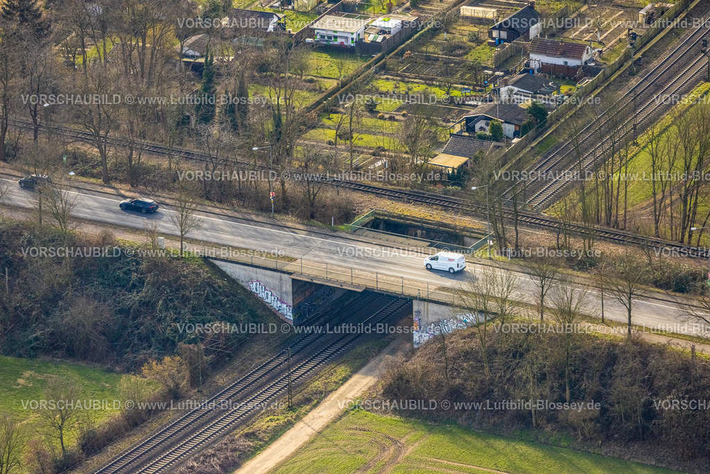 Gladbeck250201767 | Luftbild, Brücke Feldhauser Straße über die Eisenbahnlinie am KGV Kleingärtnerverein Nordpark e.V., Rentfort, Gladbeck, Ruhrgebiet, Nordrhein-Westfalen, Deutschland