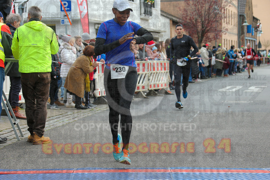 221127_1215_EX1_2203 | Sportfotografie im Rhein-Sieg Kreis, Köln, Bonn, NRW, Rheinland Pfalz, Hessen, etc. Unser Tätigkeitsfeld umfasst den Laufsport vom Volkslauf über den Marathon, Duathlon, Triathon bis zum Ultralauf wie Kölnpfad Ultra oder Schindertrail.