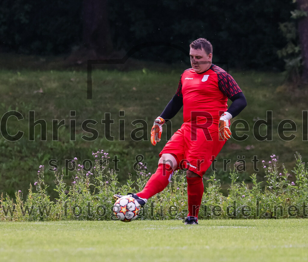 2023-09-03_008_SV_Anzing_gegen_TSV_Ottobrunn | Anzing, Deutschland, 03.09.2023:
Fußball, Kreisliga 2023 / 2024, Testspiel, 3. Spieltag, Endergebnis: 3:0

Torwart Florian Lerch (TSV Ottobrunn, #1)

Foto: Christian Riedel / fotografie-riedel.net