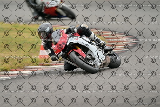 25bt05-1426 | markuskiefer.com - Realisiert mit Pictrs.com