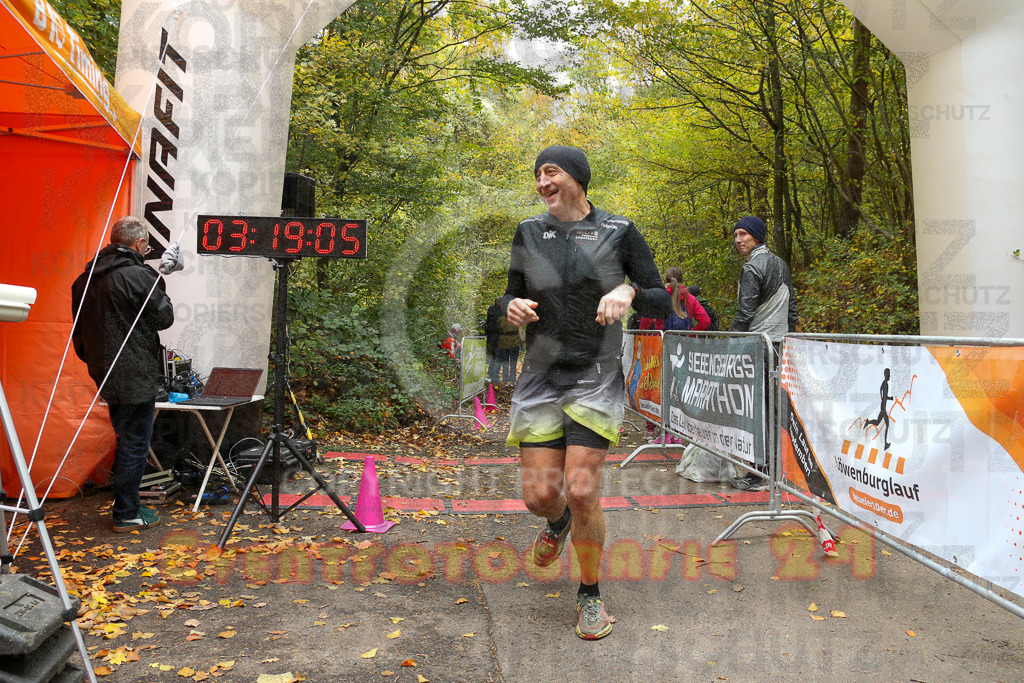 251026_1320_EX1_3241 | Sportfotografie im Rhein-Sieg Kreis, Köln, Bonn, NRW, Rheinland Pfalz, Hessen, etc. Unser Tätigkeitsfeld umfasst den Laufsport vom Volkslauf über den Marathon, Duathlon, Triathon bis zum Ultralauf wie Kölnpfad Ultra oder Schindertrail.