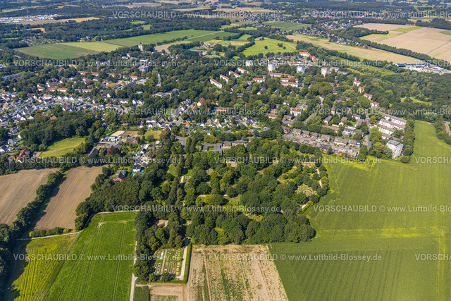Gelsenkirchen240808092GE-Nord | Luftbild, Wohngebiet Wiebringhausstraße und Hochhaussiedlung Timmerbrinksweg, umgeben von Wiesen und Feldern, Hassel, Gelsenkirchen, Ruhrgebiet, Nordrhein-Westfalen, Deutschland