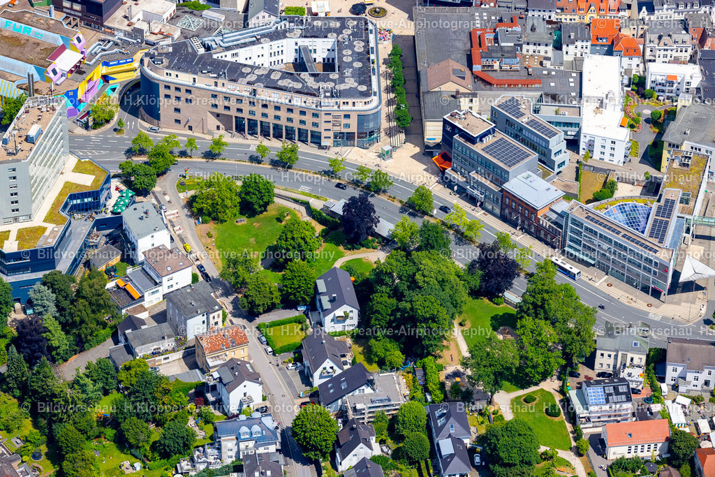 Luftbild Lüdenscheid-5024 | LuftbildfotografieStadtzentrum im Innenstadtbereich an der Sauerfelder Straße in Lüdenscheid im Bundesland Nordrhein-Westfalen, Deutschland - Realisiert mit Pictrs.com