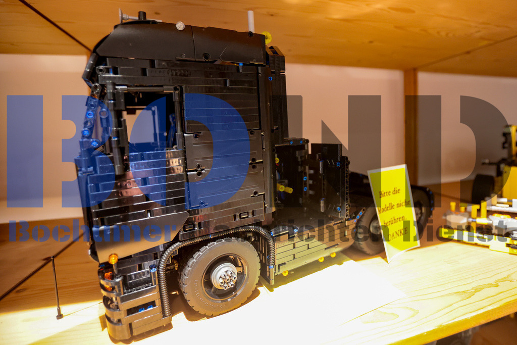  18.11.2023 - 
 | Sebastian Sendlak / Bochumer Nachrichtendienst (BOND) - Bunte Steine Bochum - Realisiert mit Pictrs.com