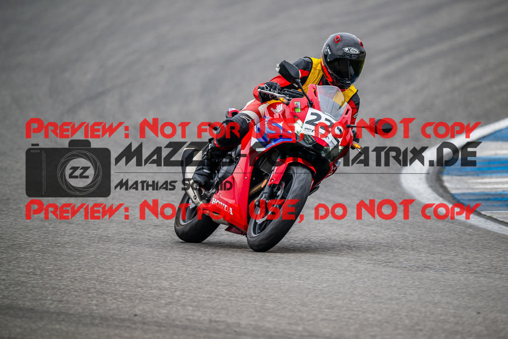 MaZZes_FotoMatrix_240702_6007705_1720 | INST